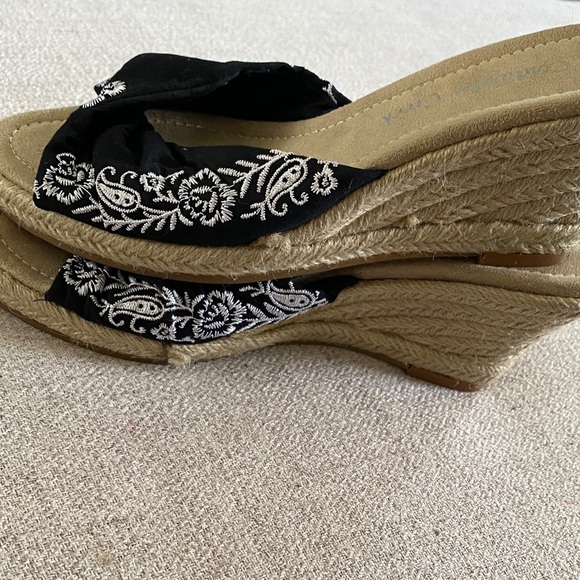 Coldwater Creek Black Wedges with White Embroidery - Picture 5 of 5
